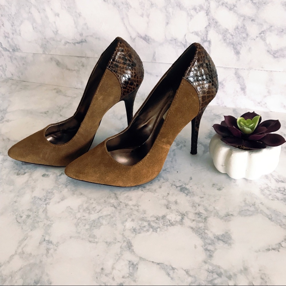 Steve Madden | Suede Heels